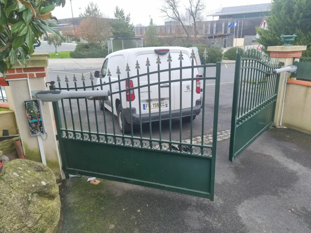 Confiez-nous l’installation et la motorisation de vos portailwebp
